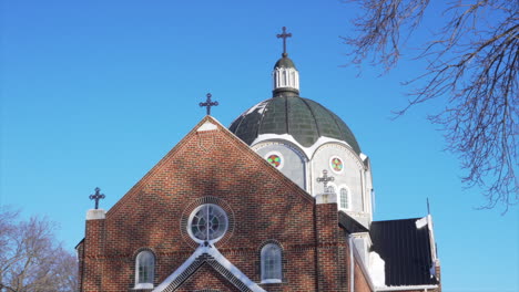 Altes-Kirchengebäude-Im-Winter