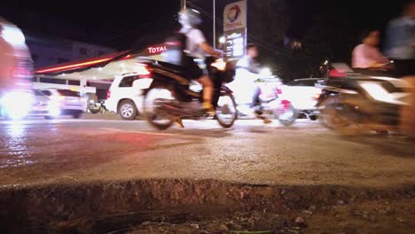Timelapse-Traffic-at-a-Busy-Junction-at-Night