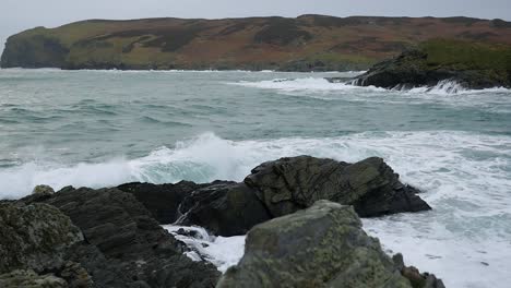 Waves-Crashing-Over-Rocks-At-Calf-Of-Man,-Isle-Of-Man