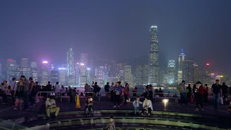 Statische-Weitwinkelaufnahme,-Aufgenommen-Vom-öffentlichen-Pier-Von-Kowloon-In-Tsim-Sha-Tsui