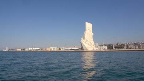 Discovery-monument--tracking-shot-by-boat