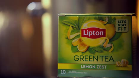 Lipton-Grüntee-Produkt-In-Dampf-Geschossen