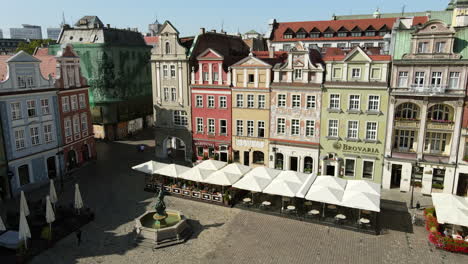 Colorful-buildings-located-on-a-main-square-of-Poznan-City