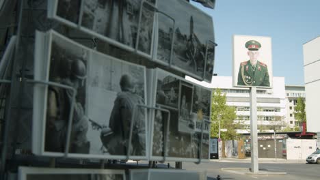 Postkarte-Aus-Dem-Zweiten-Weltkrieg-Am-Berühmten-Checkpoint-Charlie-Sight-In-Berlin