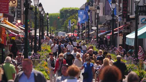 Apertura-Comercial-De-La-Calle-Principal-Después-Del-Covid-Coronavirus