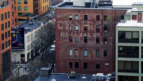 Esquina-De-Canal-Street-Y-Valenti-Con-Pocas-Personas-Durante-La-Pandemia-De-Covid-19-Reglas-De-Distanciamiento-Social