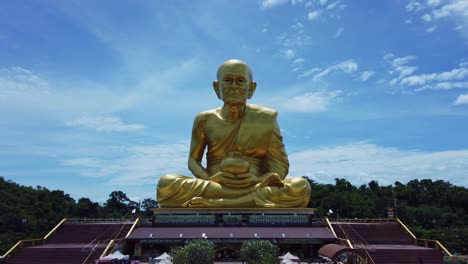 Luang-Por-Tuad-Statue-In-Khao-Yai,-Thailand