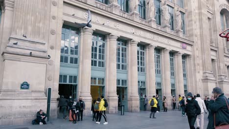 Shot-of-The-Main-Entrance-of-Gare-du-Nord-During-Coronavirus-Outbreak,-Paris-France