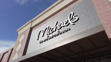 La-Cámara-Gira-Alrededor-Del-Logotipo-De-La-Tienda-De-Michaels