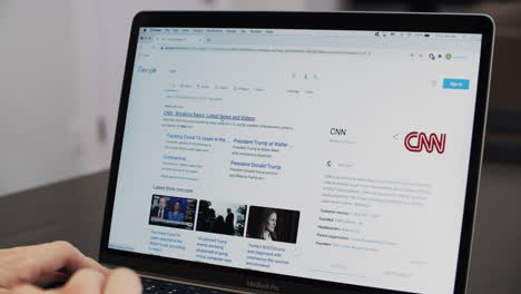 Typing-"CNN"-in-Google-search