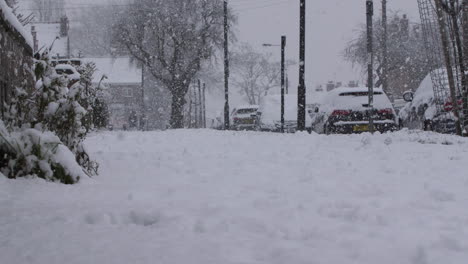 Starker-Schneefall-Auf-Wohnstraße-In-London