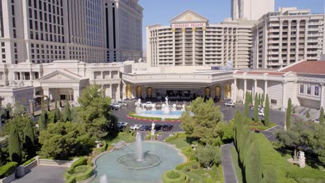 Gran-Angular-Que-Establece-Toma-Aérea-Caesars-Palace-Casino-En-Las-Vegas