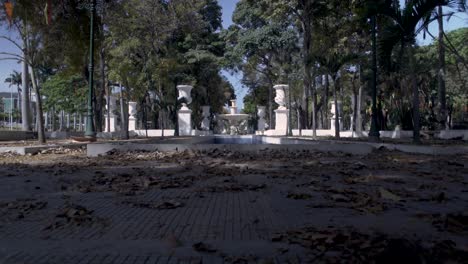 Verlassener-Und-Verlassener-Paseo-Los-Próceres-Während-Der-Ersten-Tage-Der-Quarantäne-Aufgrund-Der-Covid-19-Pandemie