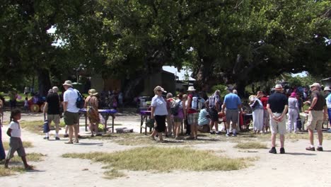 Kleiner-Kunsthandwerksmarkt-Auf-Der-Insel-Fanning,-Kiribati