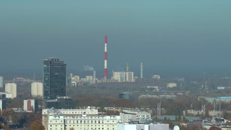 Planta-De-Energía-De-Carbón-Rodeada-De-Smog-Y-Aire-Contaminado,-Varsovia