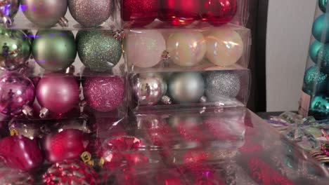 Christmas-balls-and-other-decorations.-Zoom