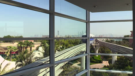 Monorail-arriving-at-Atlantis-Aquaventure-Station-in-Dubai