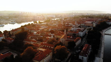 Luftaufnahme-Der-Stadt-Zadar,-Bei-Sonnenaufgang,-Zadar,-Kroatien