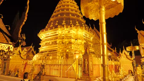 Doi-Suthep-Tempel-Nächtliche-Ansicht-In-Chiang-Mai,-Thailand