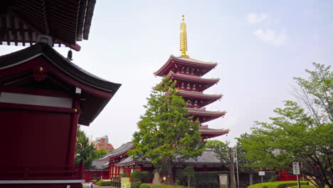 Pan-shot-of-the-oldest-temple-in-Tokyo-Japan