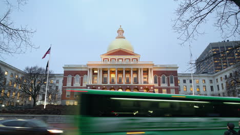 Lapso-De-Tiempo-De-La-Casa-Del-Estado-De-Massachusetts-En-Boston,-Ma-Al-Atardecer