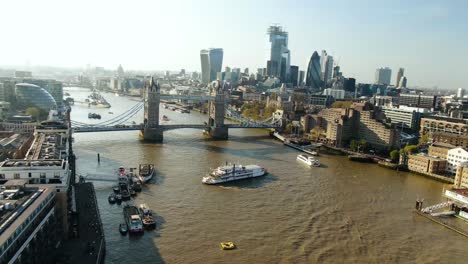 Toma-De-Drone-Del-Famoso-Puente-En-Londres