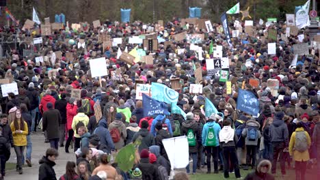 Jubelte-Bei-Einer-Umweltdemonstration-In-Der-Deutschen-Stadt-München-Zum-Schutz-Des-Planeten