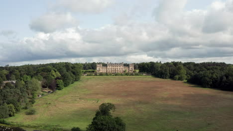 Aerial-Dolly-Shot-of-Harewood-House,-a-Country-House-in-West-Yorkshire