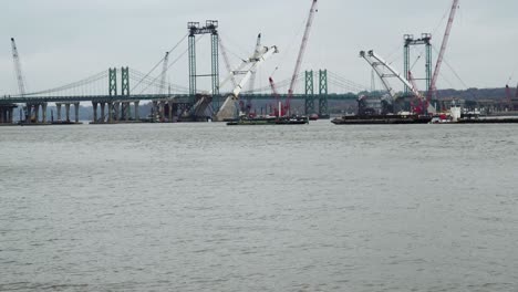 Construcción-Inactiva-Del-Puente-I-74-Sobre-El-Río-Mississippi-En-Quad-Cities