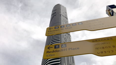 Brisbane's-multi-language-pedestrian-wayfinding-signage