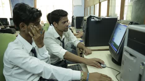 Uttarakhand-Indian-students-in-their-school-colleges