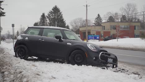 Crashed-Mini-Cooper-on-Knoxdale-Road-in-Nepean