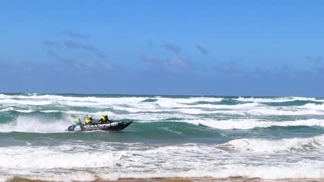 Trans-Agulhas-Race:-Aquila-Safari-arriving-at-Brenton-on-Sea-control