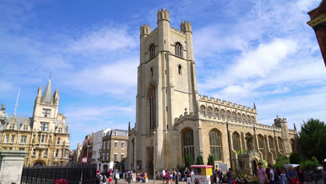 Cambridge,-Inglaterra,-Circa:-Gran-Iglesia-De-Santa-María-La-Iglesia-De-La-Universidad-De-Cambridge-En-El-Centro-De-La-Ciudad,-Cambridge,-Reino-Unido
