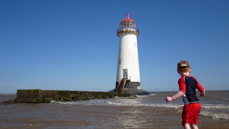 Children-splashing-and-playing-at-Landmark-Ayr-lighthouse