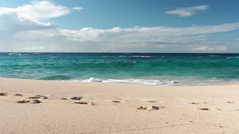 Warwick-Long-Bay-Beach-Es-Una-De-Las-Playas-Más-Largas-De-La-Isla-De-Bermuda