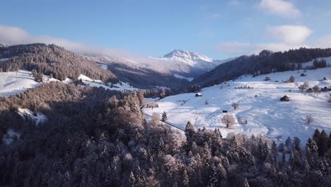Nieve-Invernal-Speer-Paisaje-Montañoso-En-Los-Alpes-Suizos