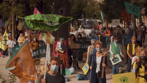 Demonstranten-Bei-Der-Extinction-Rebellion-Demonstration-In-Den-Haag,-Niederlande