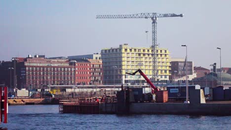Construcción-En-El-Puerto-De-Helsingborg,-2017