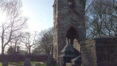 Tras-Las-Ruinas-Del-Muro-De-Piedra-En-St-Helens-Chantry-Cemetery-Grounds