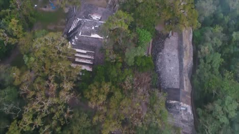 Zeitlupe-Aus-Der-Luft:-Luftaufnahme-Der-Gesamten-Maya-Ausgrabungsstätte-In-Den-Ruinen-Von-Copán,-Honduras