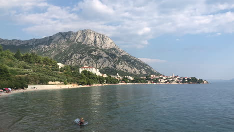 Frauen-Genießen-Das-Wasser