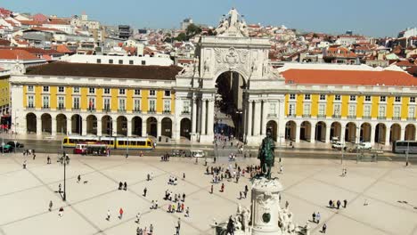 Toma-Aérea-De-Un-Lugar-Histórico-En-Portugal