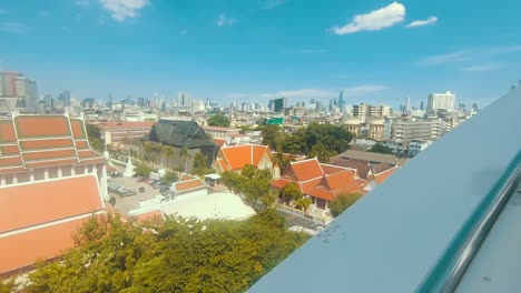 Mirando-Bangkok-Desde-El-Templo-Del-Monte-Dorado