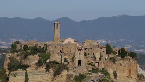 Tolle-Aussicht-Auf-Civita-Di-Bagnoregio,-Die-Sterbende-Stadt-In-Italien
