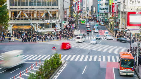 Timelapse-Lleno-De-Gente-En-Shibuya-En-Tokio,-Japón