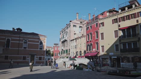 Campo-Dei-Frari,-Venedig,-Italien