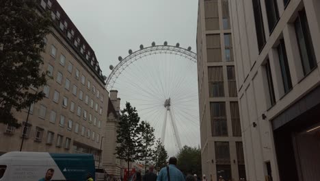 Approaching-the-London-Eye-through-the-buildings-of-London