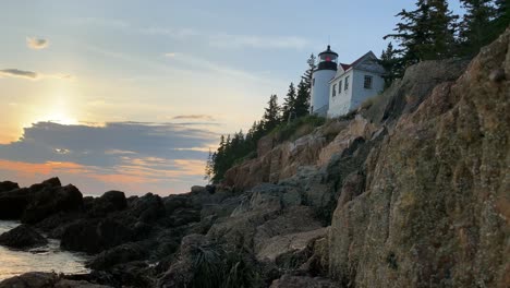 4k-Bass-Harbor-Head-Leuchtturm-In-Bass-Harbor,-Maine-Bei-Sonnenuntergang