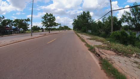 Hiperlapso-De-Salir-De-La-Ciudad-Hacia-El-Aeropuerto-Internacional-De-Siem-Reap